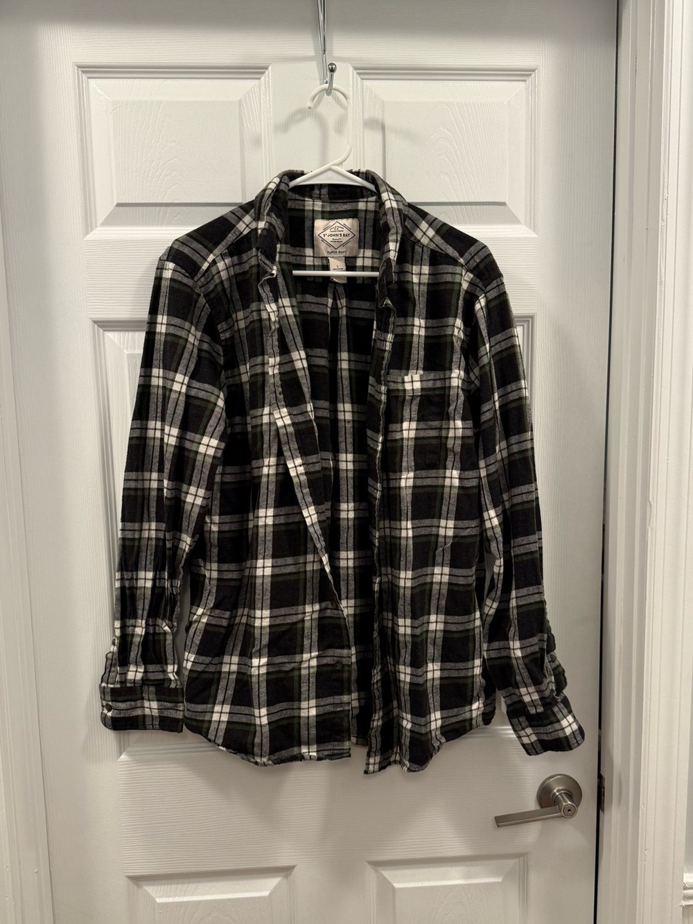 St. John’s Bay Men’s Black & Green Plaid Flannel Shirt 100% cotton size large